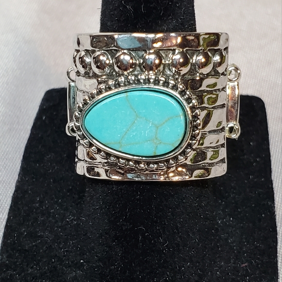 Turquoise Ring on Stretchy band NWOT - Picture 2 of 3